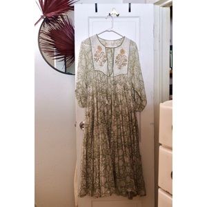 Daughters of India Diya Midi Dress in Pistachio